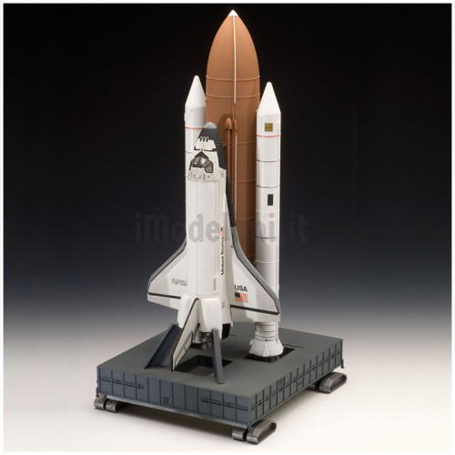 Space Shuttle Discovery con Booster Rockets 1:144