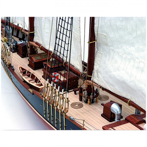 Canadian Fishing & Regattas Schooner Bluenose II 1:75