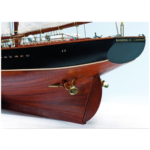 Canadian Fishing & Regattas Schooner Bluenose II 1:75