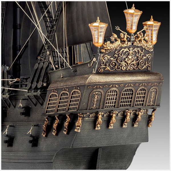 Revell 05699 Kit La Perla Nera Dei Pirati Dei Caraibi 1 72