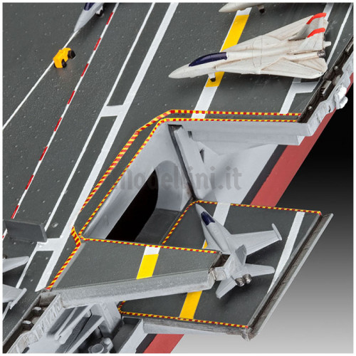 Nave Portaerei USS Forrestal 1:542