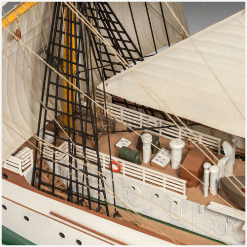 Veliero Nave Scuola Gorch Fock 1:150