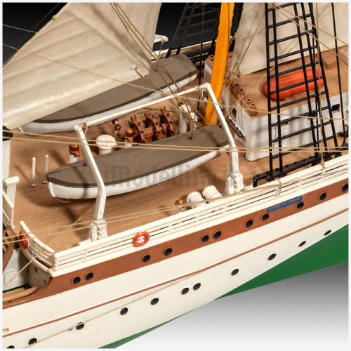 Veliero Nave Scuola Gorch Fock 1:150