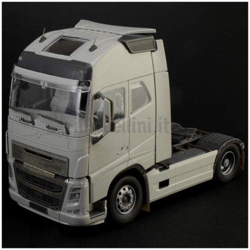 Motrice Camion Volvo FH16 Globetrotter XL 2014 1:24