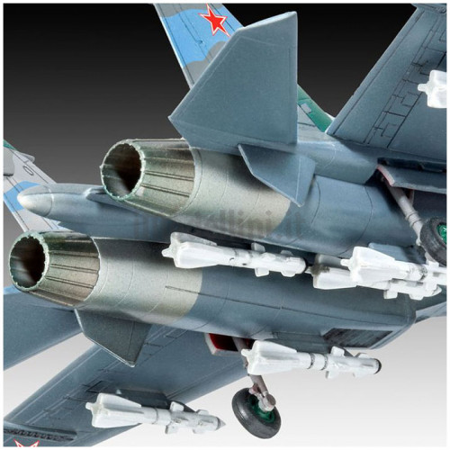Model Set Sukhoi Su-27 Flanker 1:144