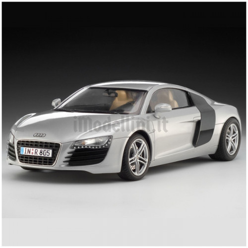 Audi R8 1:24