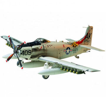 Douglas A-1H Skyraider U.S. Navy 1:48