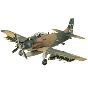 Douglas A-1J Skyraider U.S. Air Force 1:48