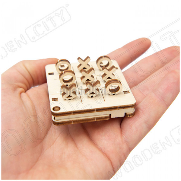 Gioco Della Punta Di Tic Tac Immagine Stock - Immagine Di Rosso