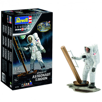 Apollo 11 Astronaut on the Moon 1:8