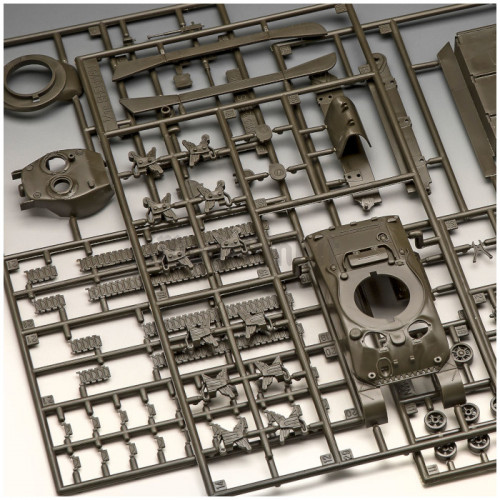 Carro Armato U.S. Sherman M4A1 1:72