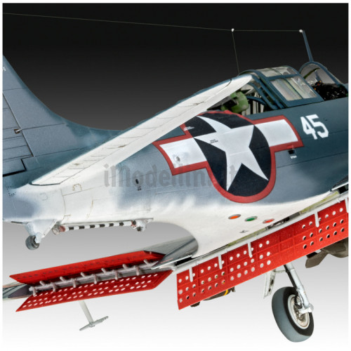 SBD-5 Dauntless 1:48