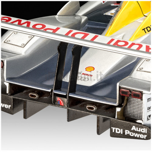 Gift Set Le Mans Audi R10 TDI con Diorama 1:24