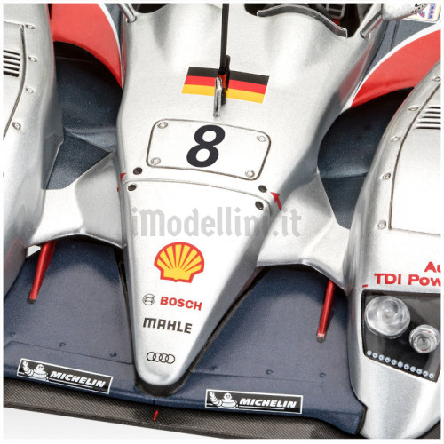 Gift Set Le Mans Audi R10 TDI con Diorama 1:24