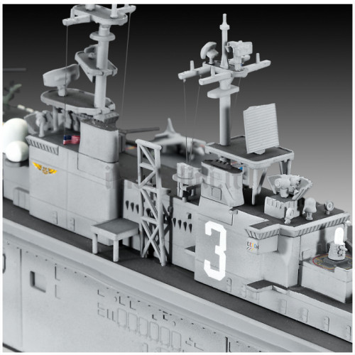 Portaerei d'Assalto US Navy Assault Carrier Wasp Class 1:700