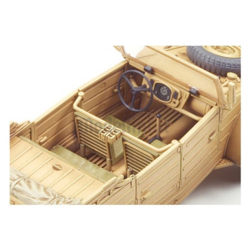 Veicolo Tedesco Volkswagen Kubelwagen Type 82 1:48